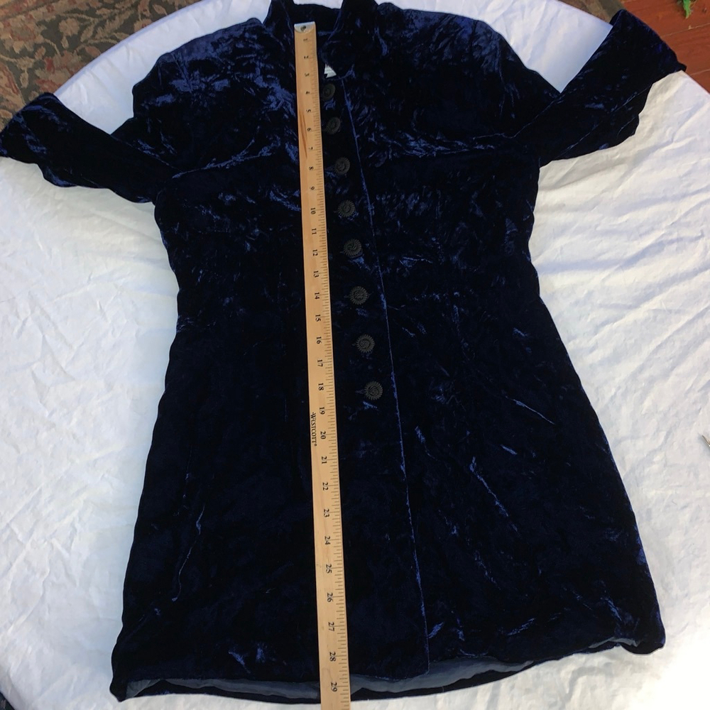 Elegant Velvet Blazer in Deep Blue - Picture 8 of 8